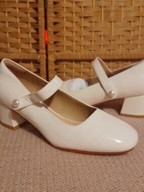 Ivory Shoes - Size 6